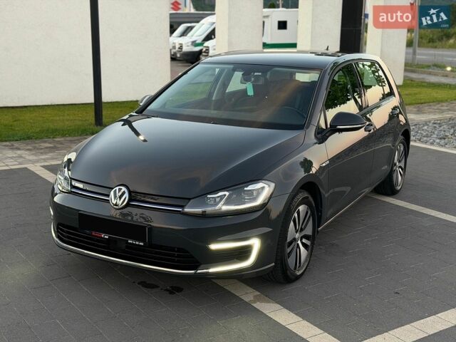 Серый Фольксваген e-Golf, объемом двигателя 0 л и пробегом 66 тыс. км за 13999 $, фото 21 на Automoto.ua