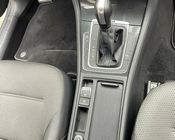 Сірий Фольксваген e-Golf, об'ємом двигуна 0 л та пробігом 40 тис. км за 16500 $, фото 33 на Automoto.ua