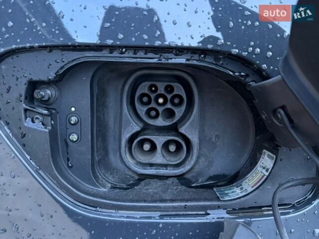 Серый Фольксваген e-Golf, объемом двигателя 0 л и пробегом 50 тыс. км за 13500 $, фото 13 на Automoto.ua
