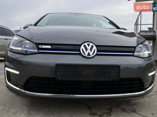 Серый Фольксваген e-Golf, объемом двигателя 0 л и пробегом 91 тыс. км за 12450 $, фото 16 на Automoto.ua