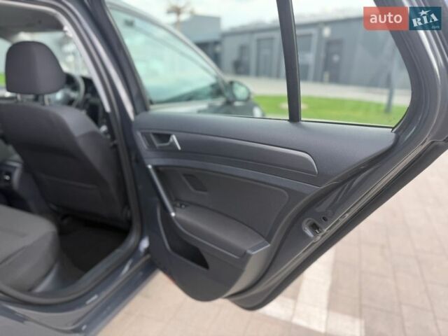 Сірий Фольксваген e-Golf, об'ємом двигуна 0 л та пробігом 71 тис. км за 13500 $, фото 18 на Automoto.ua