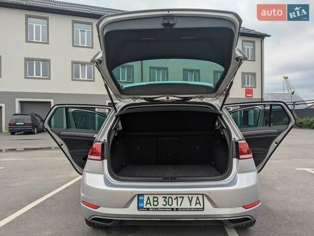 Серый Фольксваген e-Golf, объемом двигателя 0 л и пробегом 29 тыс. км за 14800 $, фото 62 на Automoto.ua