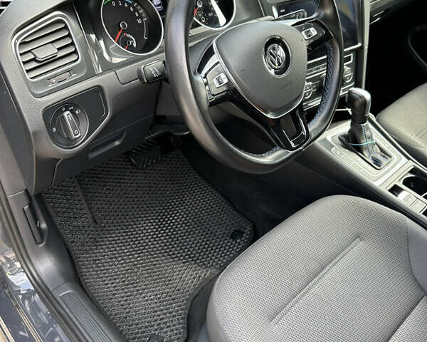 Сірий Фольксваген e-Golf, об'ємом двигуна 0 л та пробігом 50 тис. км за 14700 $, фото 22 на Automoto.ua