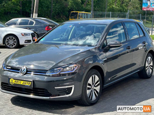 Серый Фольксваген e-Golf, объемом двигателя 36 л и пробегом 80 тыс. км за 15600 $, фото 2 на Automoto.ua