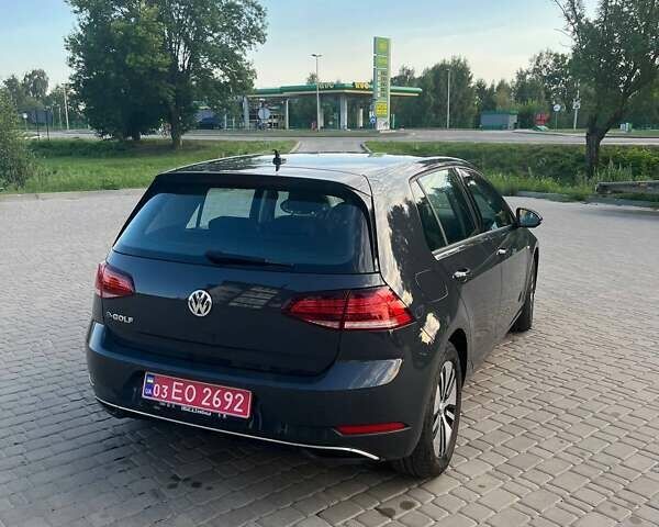 Серый Фольксваген e-Golf, объемом двигателя 0 л и пробегом 42 тыс. км за 14199 $, фото 4 на Automoto.ua