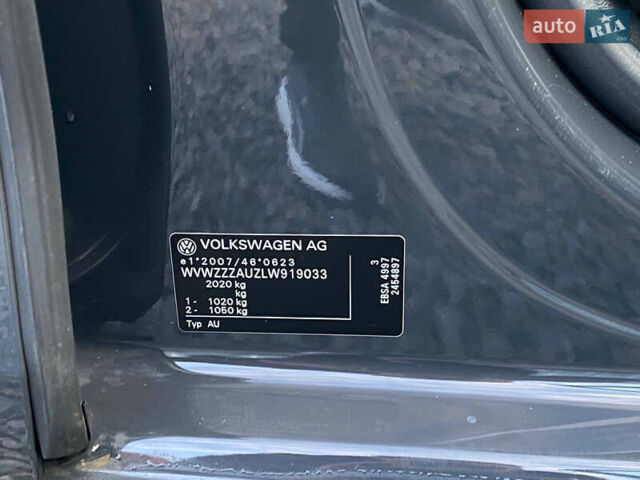 Серый Фольксваген e-Golf, объемом двигателя 0 л и пробегом 157 тыс. км за 12499 $, фото 69 на Automoto.ua