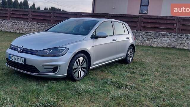 Серый Фольксваген e-Golf, объемом двигателя 0 л и пробегом 24 тыс. км за 16799 $, фото 44 на Automoto.ua