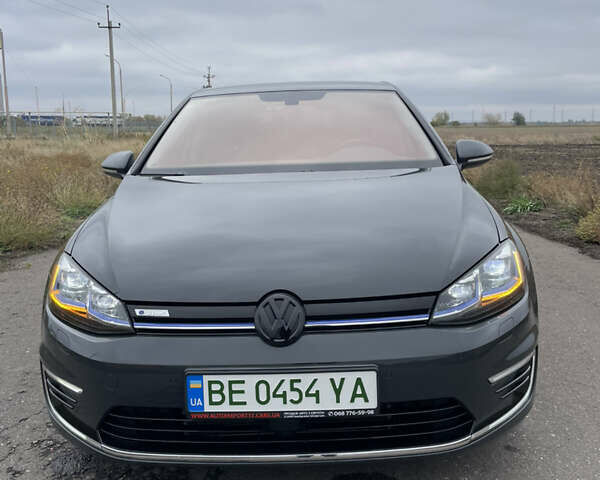 Сірий Фольксваген e-Golf, об'ємом двигуна 0 л та пробігом 40 тис. км за 16500 $, фото 5 на Automoto.ua