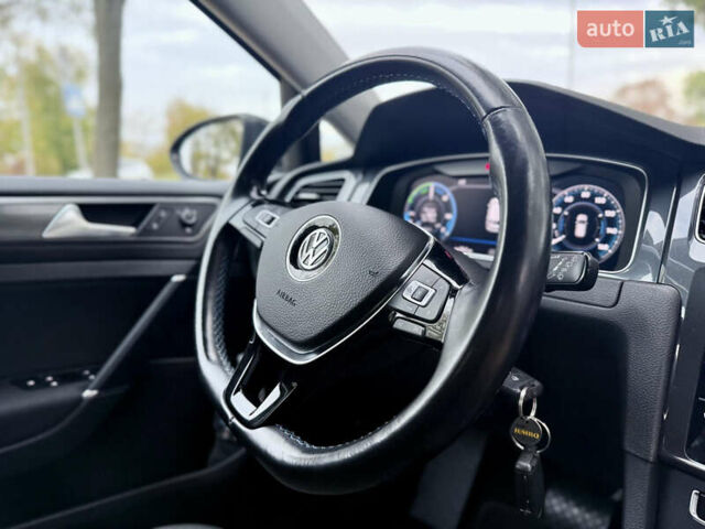Фольксваген e-Golf 2020 в Кропивницком (Кировограде) на Automoto.ua Серый Фольксваген e-Golf, объемом двигателя 0 л и пробегом 125 тыс. км за 14550 $, фото 28 на Automoto.ua