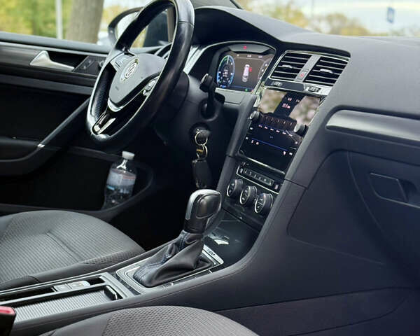 Фольксваген e-Golf 2020 в Кропивницком (Кировограде) на Automoto.ua Серый Фольксваген e-Golf, объемом двигателя 0 л и пробегом 125 тыс. км за 14550 $, фото 23 на Automoto.ua