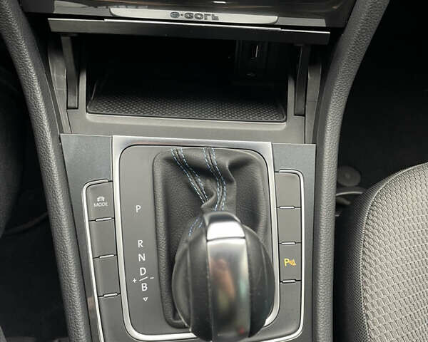 Сірий Фольксваген e-Golf, об'ємом двигуна 0 л та пробігом 40 тис. км за 16500 $, фото 34 на Automoto.ua