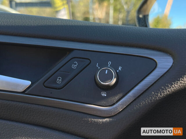 Серый Фольксваген e-Golf, объемом двигателя 36 л и пробегом 106 тыс. км за 15700 $, фото 13 на Automoto.ua