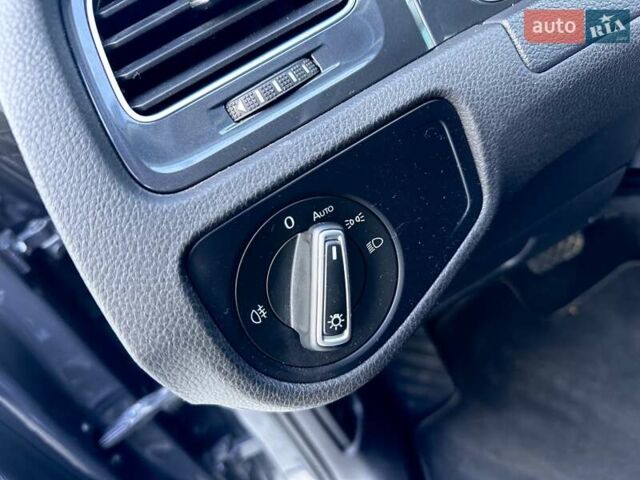 Серый Фольксваген e-Golf, объемом двигателя 0 л и пробегом 54 тыс. км за 16500 $, фото 25 на Automoto.ua