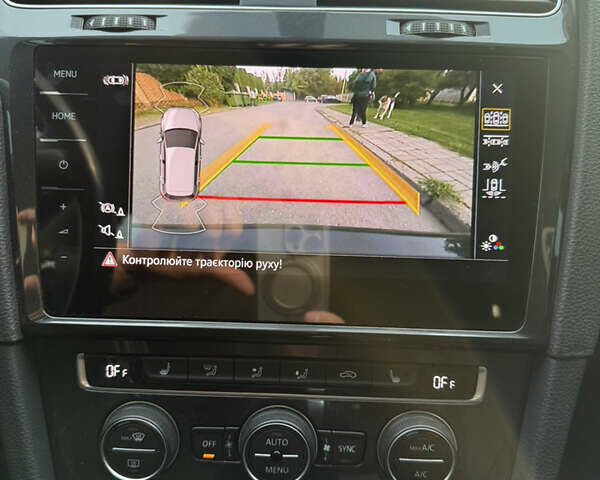 Серый Фольксваген e-Golf, объемом двигателя 0 л и пробегом 73 тыс. км за 14300 $, фото 13 на Automoto.ua