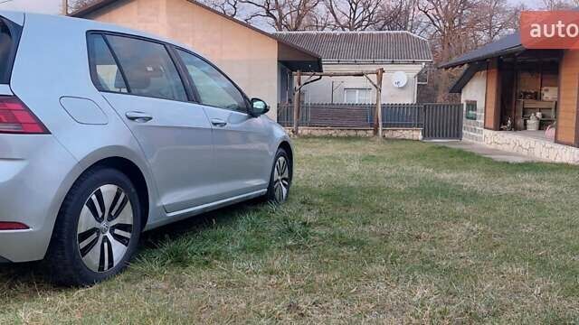 Серый Фольксваген e-Golf, объемом двигателя 0 л и пробегом 24 тыс. км за 16799 $, фото 8 на Automoto.ua