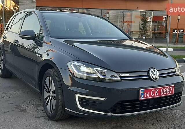 Серый Фольксваген e-Golf, объемом двигателя 0 л и пробегом 140 тыс. км за 12300 $, фото 1 на Automoto.ua