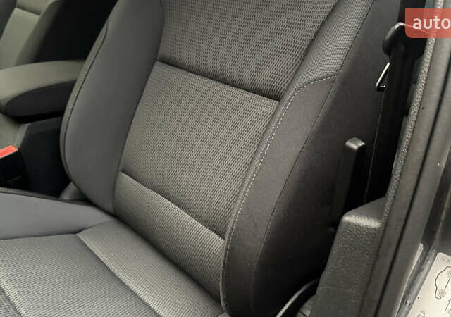 Серый Фольксваген e-Golf, объемом двигателя 0 л и пробегом 145 тыс. км за 12900 $, фото 45 на Automoto.ua