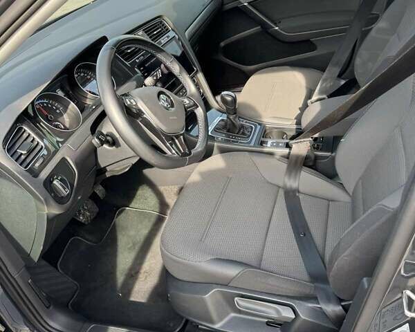 Сірий Фольксваген e-Golf, об'ємом двигуна 0 л та пробігом 26 тис. км за 16706 $, фото 14 на Automoto.ua