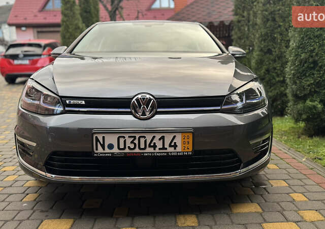 Серый Фольксваген e-Golf, объемом двигателя 0 л и пробегом 145 тыс. км за 12900 $, фото 1 на Automoto.ua