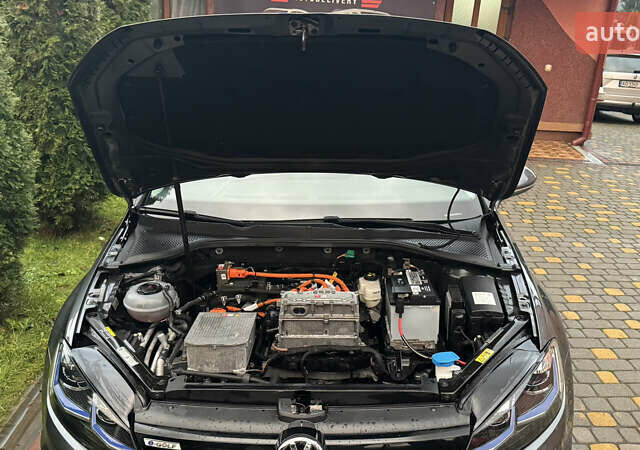 Серый Фольксваген e-Golf, объемом двигателя 0 л и пробегом 145 тыс. км за 12900 $, фото 10 на Automoto.ua