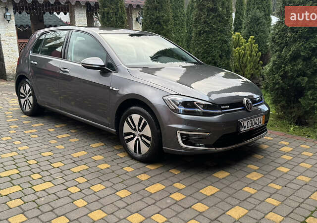 Серый Фольксваген e-Golf, объемом двигателя 0 л и пробегом 145 тыс. км за 12900 $, фото 3 на Automoto.ua