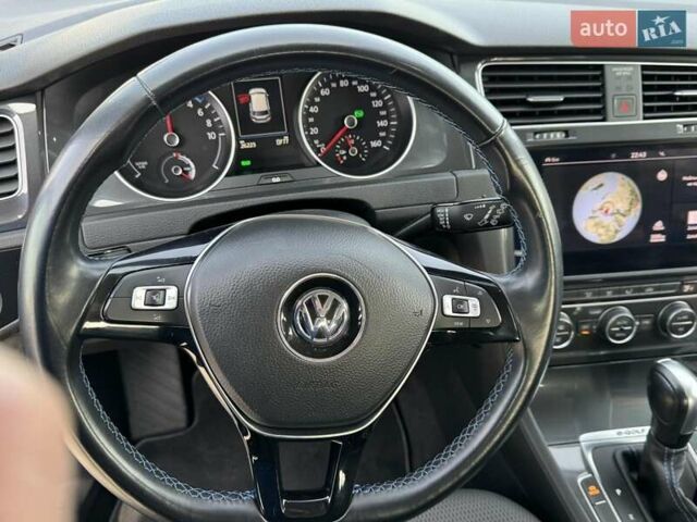 Сірий Фольксваген e-Golf, об'ємом двигуна 0 л та пробігом 26 тис. км за 16706 $, фото 4 на Automoto.ua