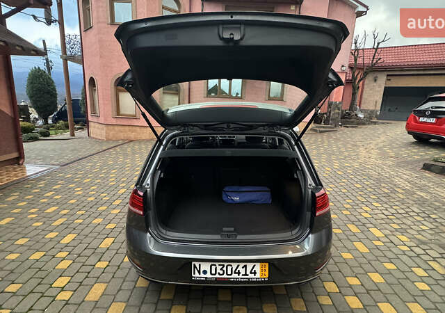 Серый Фольксваген e-Golf, объемом двигателя 0 л и пробегом 145 тыс. км за 12900 $, фото 35 на Automoto.ua