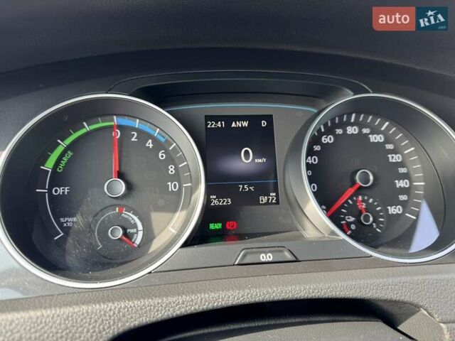 Сірий Фольксваген e-Golf, об'ємом двигуна 0 л та пробігом 26 тис. км за 16706 $, фото 6 на Automoto.ua
