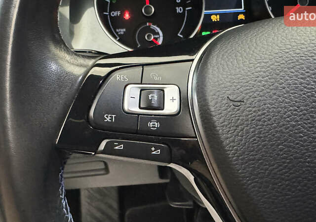 Серый Фольксваген e-Golf, объемом двигателя 0 л и пробегом 145 тыс. км за 12900 $, фото 48 на Automoto.ua