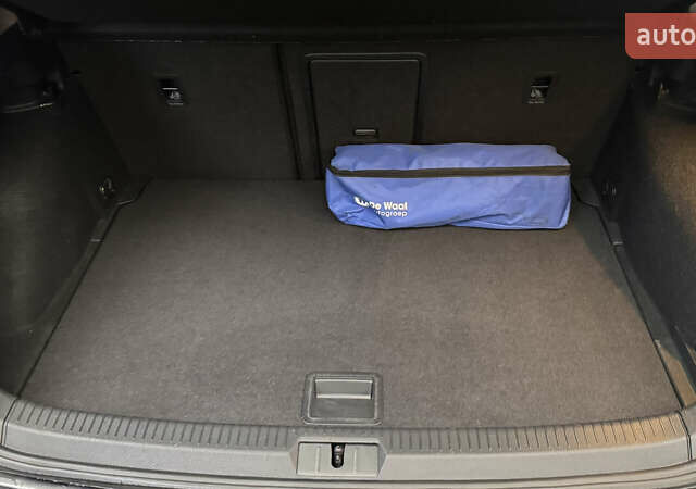 Серый Фольксваген e-Golf, объемом двигателя 0 л и пробегом 145 тыс. км за 12900 $, фото 36 на Automoto.ua