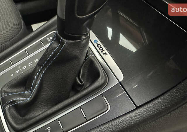 Серый Фольксваген e-Golf, объемом двигателя 0 л и пробегом 145 тыс. км за 12900 $, фото 24 на Automoto.ua