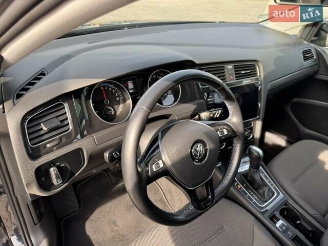 Сірий Фольксваген e-Golf, об'ємом двигуна 0 л та пробігом 26 тис. км за 16706 $, фото 9 на Automoto.ua