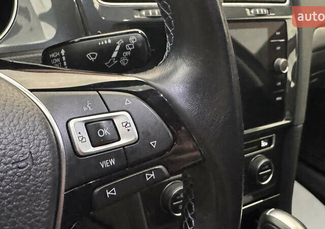 Серый Фольксваген e-Golf, объемом двигателя 0 л и пробегом 145 тыс. км за 12900 $, фото 49 на Automoto.ua