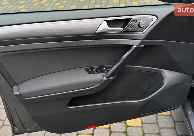 Серый Фольксваген e-Golf, объемом двигателя 0 л и пробегом 145 тыс. км за 12900 $, фото 43 на Automoto.ua