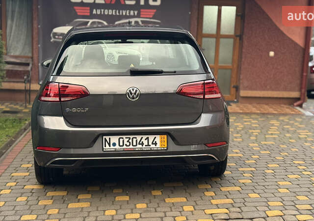 Серый Фольксваген e-Golf, объемом двигателя 0 л и пробегом 145 тыс. км за 12900 $, фото 17 на Automoto.ua