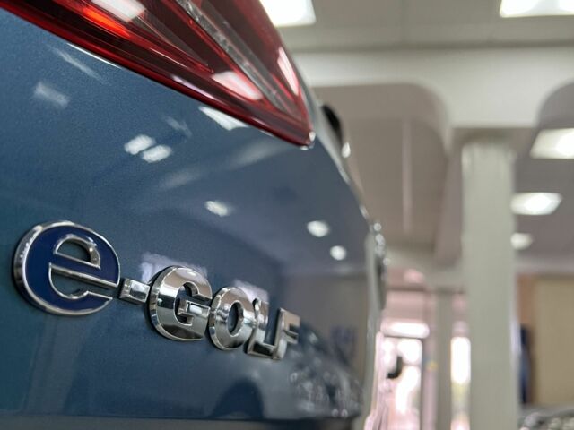 Синий Фольксваген e-Golf, объемом двигателя 0 л и пробегом 131 тыс. км за 13000 $, фото 6 на Automoto.ua