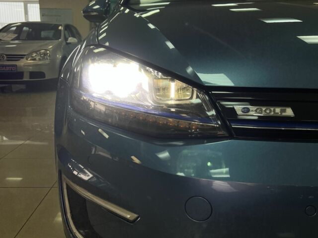 Синий Фольксваген e-Golf, объемом двигателя 0 л и пробегом 131 тыс. км за 13000 $, фото 19 на Automoto.ua