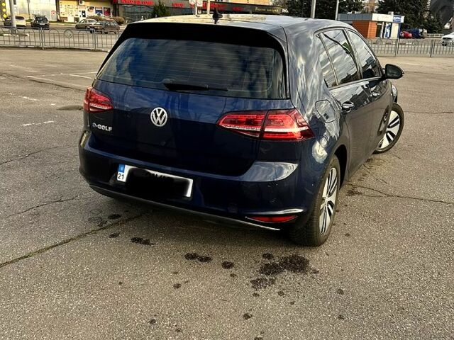 Синий Фольксваген e-Golf, объемом двигателя 85 л и пробегом 175 тыс. км за 7800 $, фото 4 на Automoto.ua