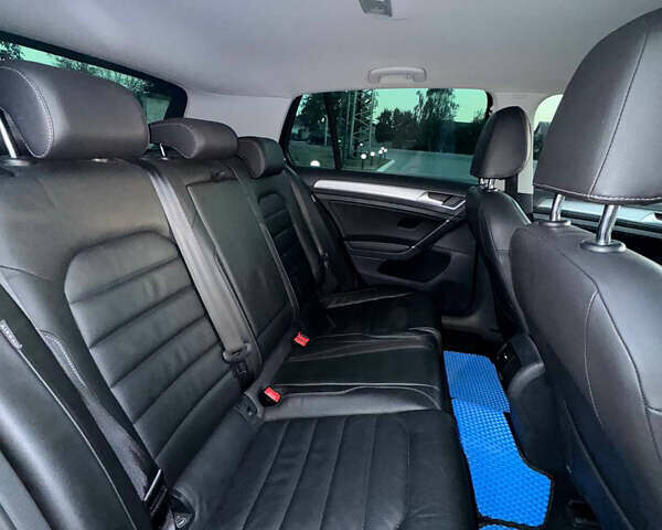 Синий Фольксваген e-Golf, объемом двигателя 0 л и пробегом 275 тыс. км за 8700 $, фото 8 на Automoto.ua