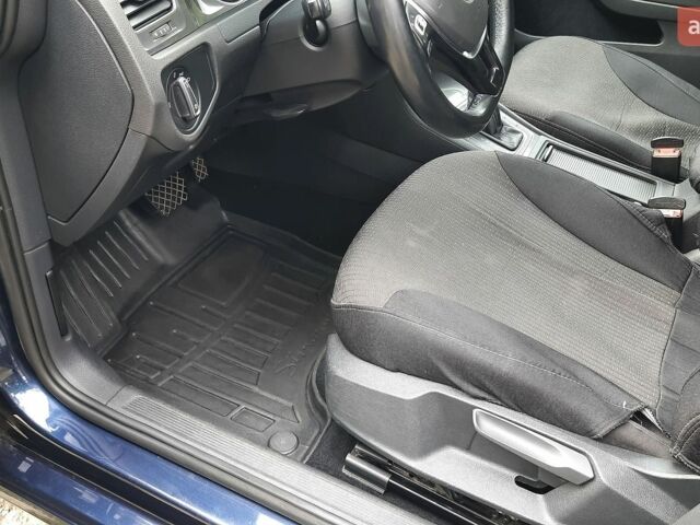 Синий Фольксваген e-Golf, объемом двигателя 0 л и пробегом 128 тыс. км за 8500 $, фото 10 на Automoto.ua