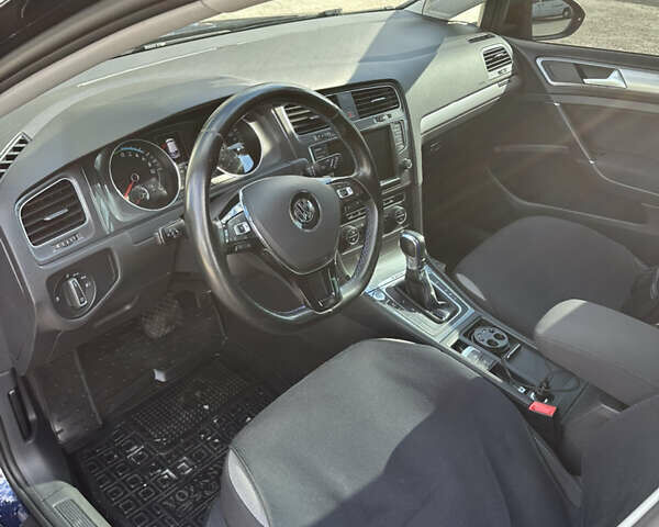 Синій Фольксваген e-Golf, об'ємом двигуна 0 л та пробігом 112 тис. км за 8900 $, фото 8 на Automoto.ua