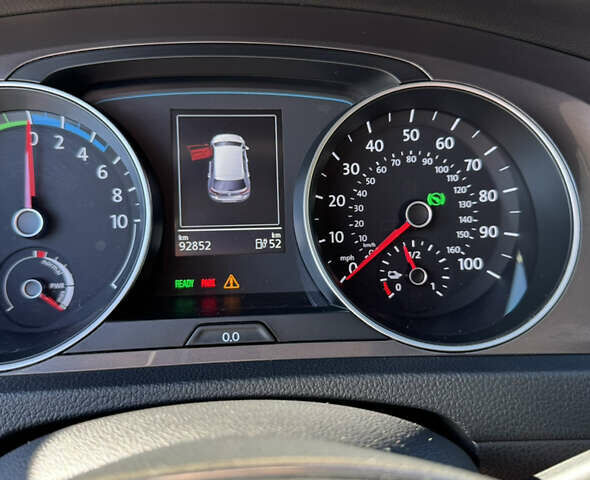 Синий Фольксваген e-Golf, объемом двигателя 0 л и пробегом 93 тыс. км за 9999 $, фото 8 на Automoto.ua