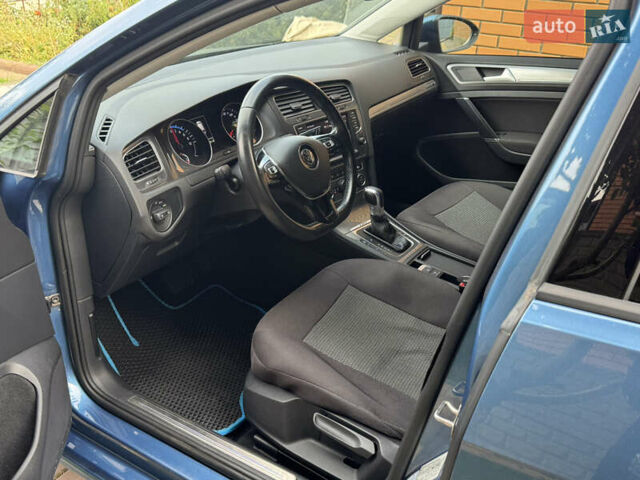 Синій Фольксваген e-Golf, об'ємом двигуна 0 л та пробігом 72 тис. км за 9500 $, фото 35 на Automoto.ua