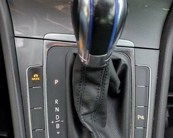 Синий Фольксваген e-Golf, объемом двигателя 0 л и пробегом 150 тыс. км за 7700 $, фото 2 на Automoto.ua