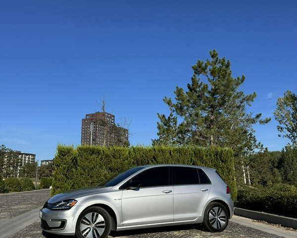 Синий Фольксваген e-Golf, объемом двигателя 0 л и пробегом 93 тыс. км за 9999 $, фото 5 на Automoto.ua