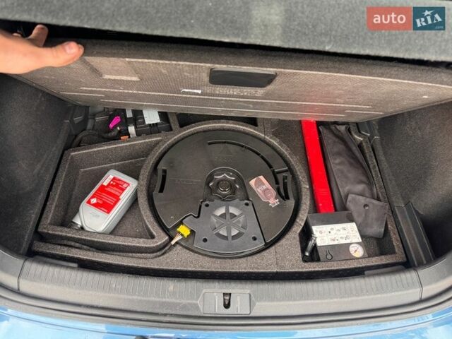 Синий Фольксваген e-Golf, объемом двигателя 0 л и пробегом 92 тыс. км за 8999 $, фото 11 на Automoto.ua