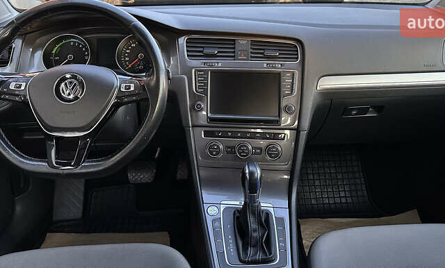 Синий Фольксваген e-Golf, объемом двигателя 0 л и пробегом 170 тыс. км за 7700 $, фото 9 на Automoto.ua