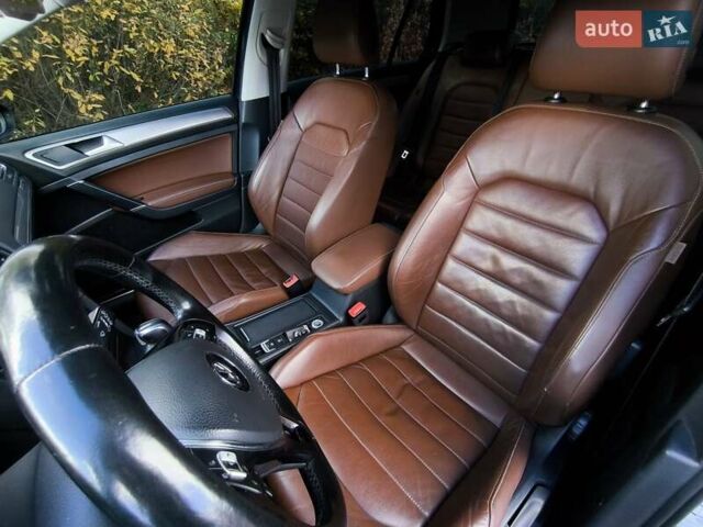 Синий Фольксваген e-Golf, объемом двигателя 0 л и пробегом 125 тыс. км за 8200 $, фото 10 на Automoto.ua