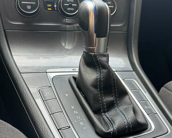 Синій Фольксваген e-Golf, об'ємом двигуна 0 л та пробігом 72 тис. км за 9500 $, фото 30 на Automoto.ua