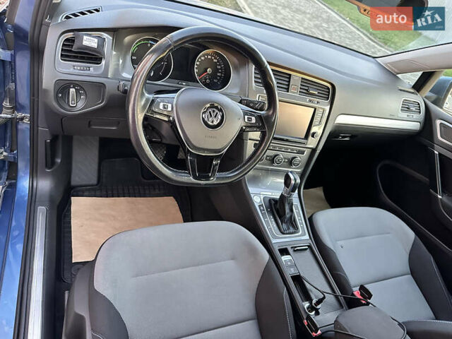 Синий Фольксваген e-Golf, объемом двигателя 0 л и пробегом 170 тыс. км за 7700 $, фото 8 на Automoto.ua